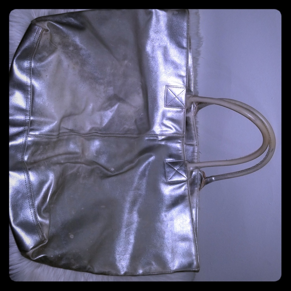Gap tote